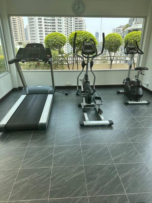 Delightful Condo In Central Location At Sukhumvit 49 Bangkok Eksteriør bilde